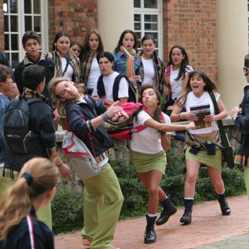 Pelea en el colegio - Pretep v šoli - foto povečava