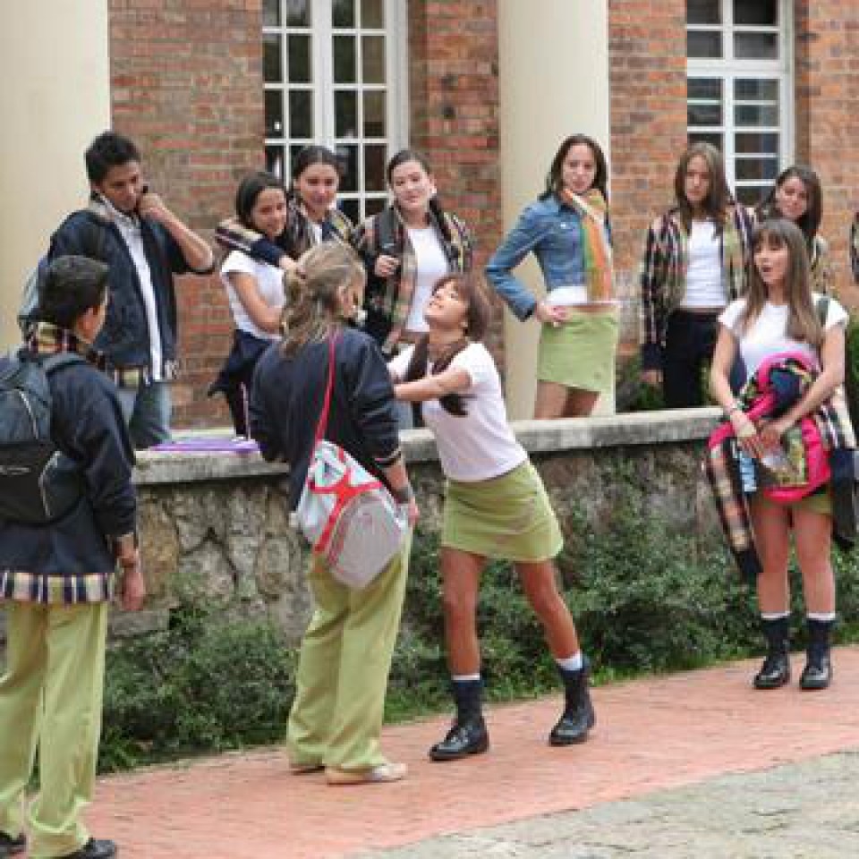 Pelea en el colegio - Pretep v šoli - foto povečava