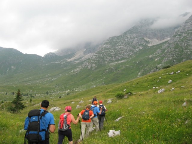 Vzpon proti sedlu Forca dei Disteis (2201 m)