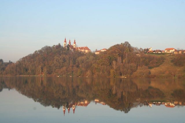 Trojiško jezero jeseni