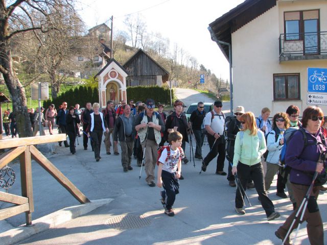 Grmada_tošč-april+ogledna 2011 - foto