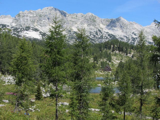 Dvojno jezero z kočo