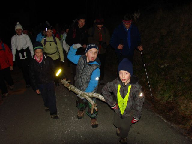 Pohod ob polni luni na Zavrh (dec.2011) - foto