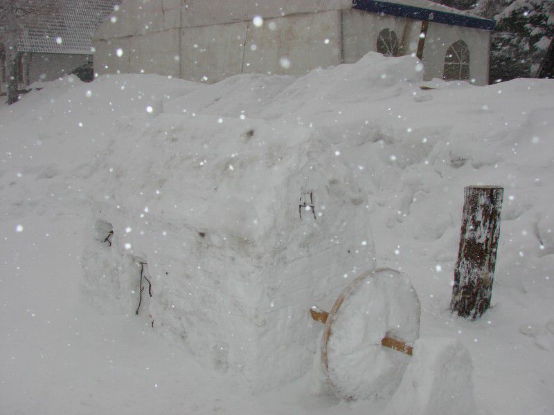 Areh-Pohorske bajte iz snega (feb.2012) - foto povečava
