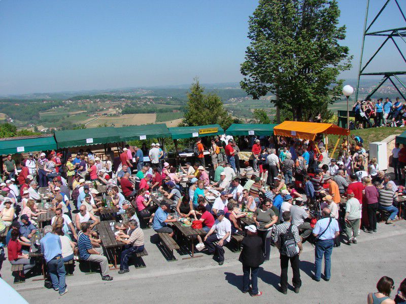 Prvomajski pohod na Zavrh (maj.2012) - foto povečava