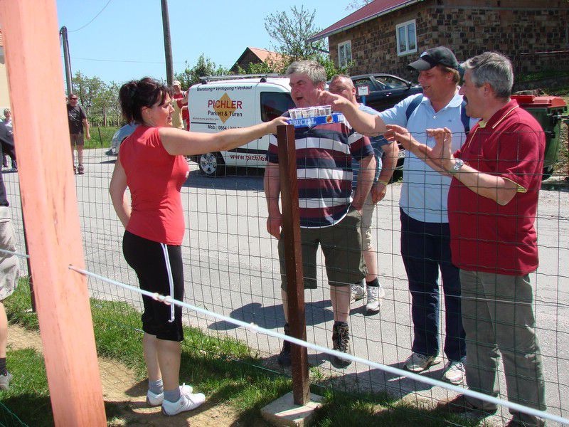 Prvomajski pohod na Zavrh (maj.2012) - foto povečava