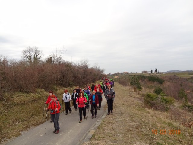 10. trad. poh. ob dnevu zena (10.-11.3.2018) - foto