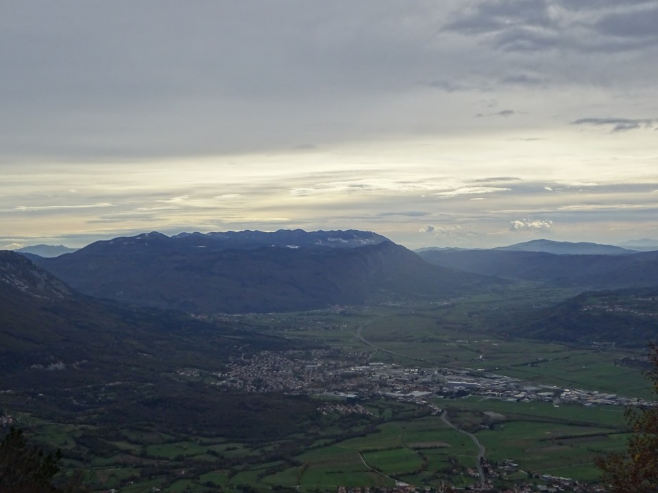 Kucelj na čavnu (26.11.2022 + ogl.t.) - foto povečava